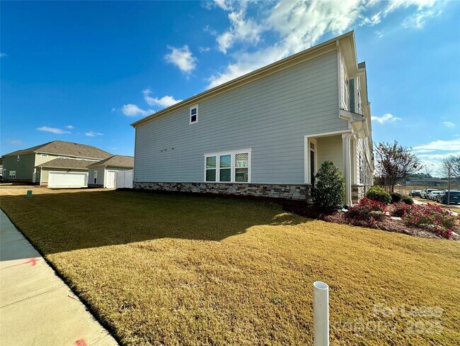 Building Photo - 403 Wescott St