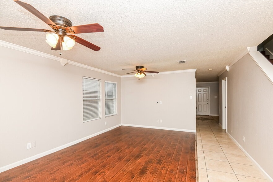 Building Photo - 3115 Teodoro Dr
