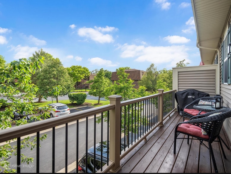 Building Photo - 1405 S Fairfield Ave