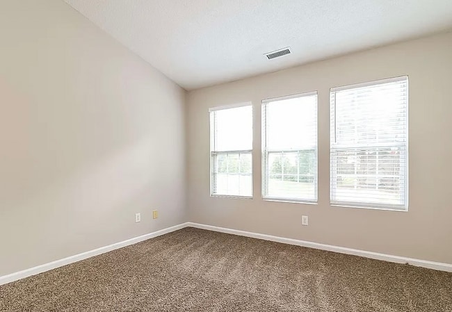 Building Photo - 4316 Viewmont Dr
