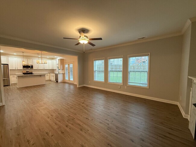 Building Photo - **For Rent: Gorgeous 4 Bed, 2.5 Bath Home ...