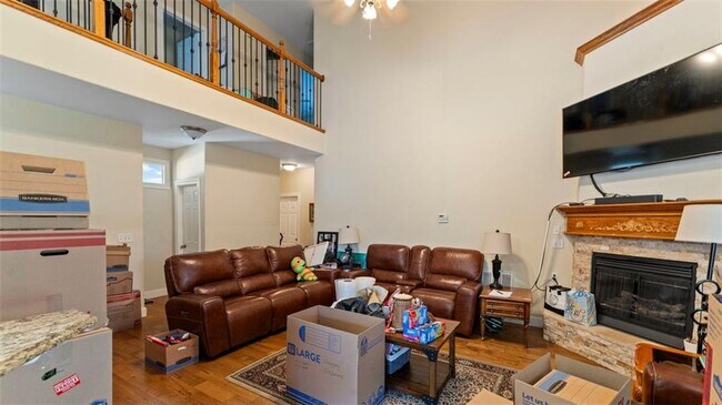 Building Photo - 3900 SW Grey Hawk Dr