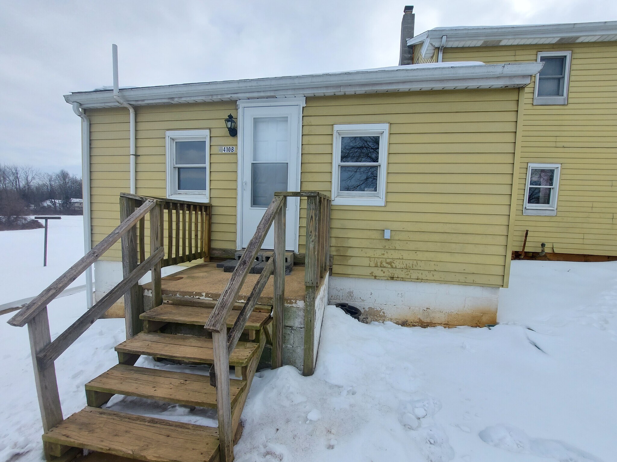 Front door - 410 S Geyers Church Rd