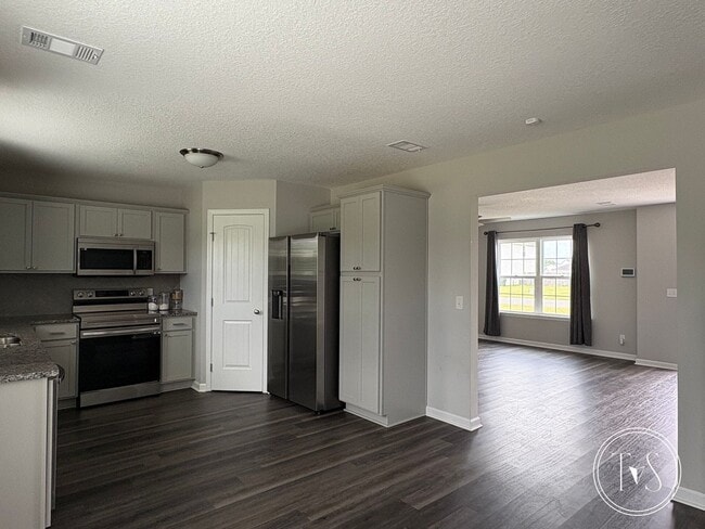 Building Photo - 38 Sunflower Cir NE