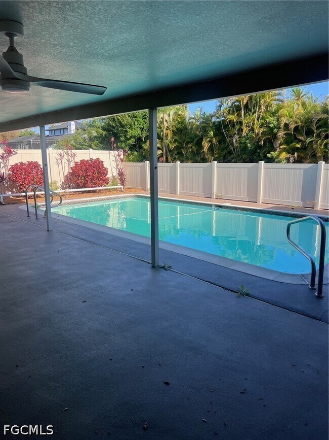 Building Photo - 3705 Stoneridge Ct