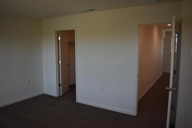 Building Photo - 1316 eagle crest court