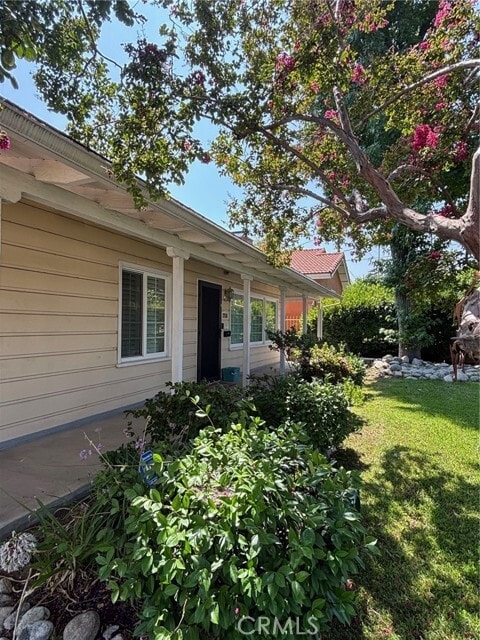 Building Photo - 2758 Paloma St