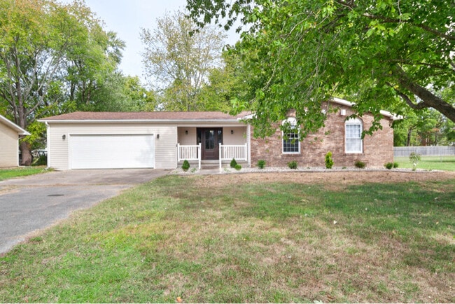 Building Photo - 304 Gateway Rd