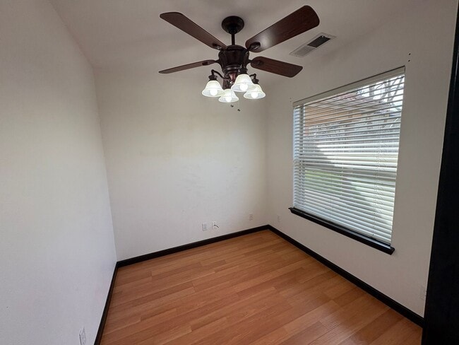 Building Photo - NW Visalia Home coming soon!