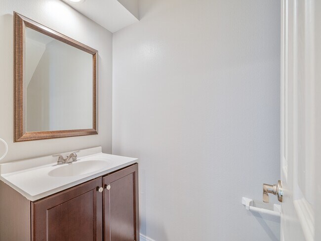 Building Photo - 12929 Kingsbridge Ln