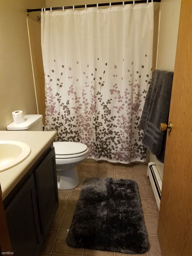 Building Photo - 2 br, 1 bath 4plex - 4834 Da Niece St Apar...