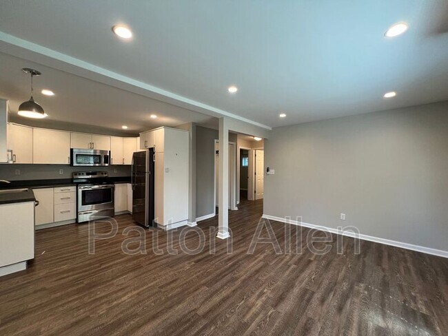 Building Photo - 109 Barnard Ave