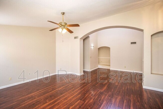 Building Photo - 16221 S 34th Way