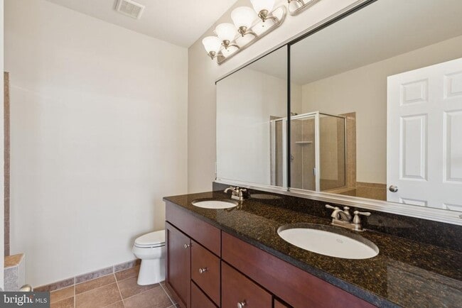 Building Photo - 105 Captains Way