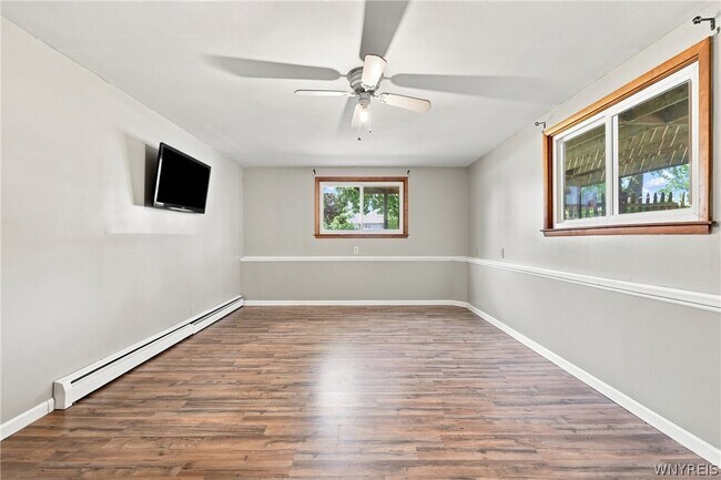 Building Photo - 35 Tomcyn Dr