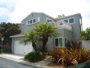 Building Photo - Adorable Encinitas Home Minutes from Beach with Peek Ocean View