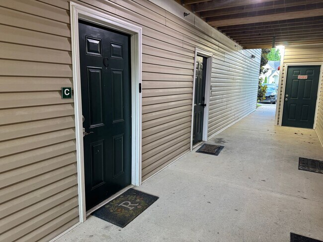 Building Photo - Beautiful, Conveninetly located First Floor Condo