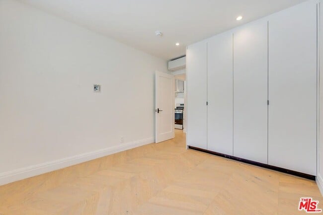 Building Photo - 234 S Spalding Dr