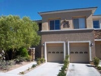 Building Photo - Great Townhouse over lookings TPC Summerli...