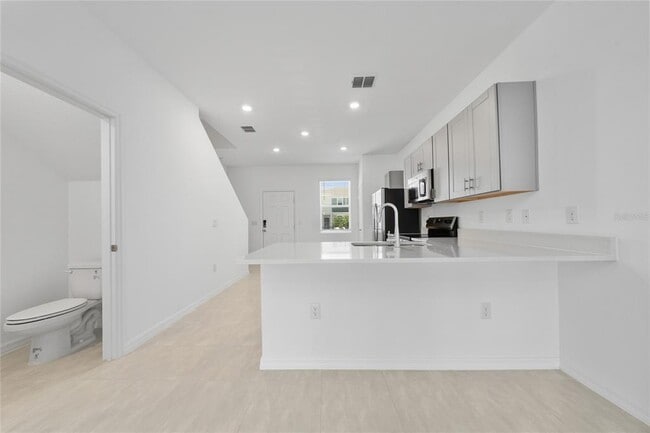 Building Photo - 2916 Skyline Lp