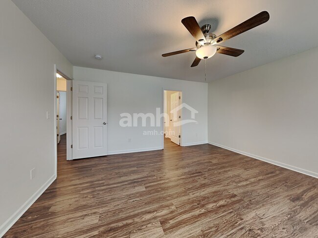 Building Photo - 712 Townsend Farm Dr