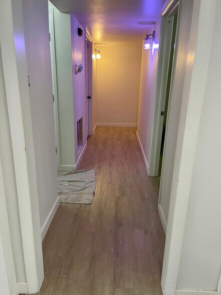 Building Photo - 320 S 400 E