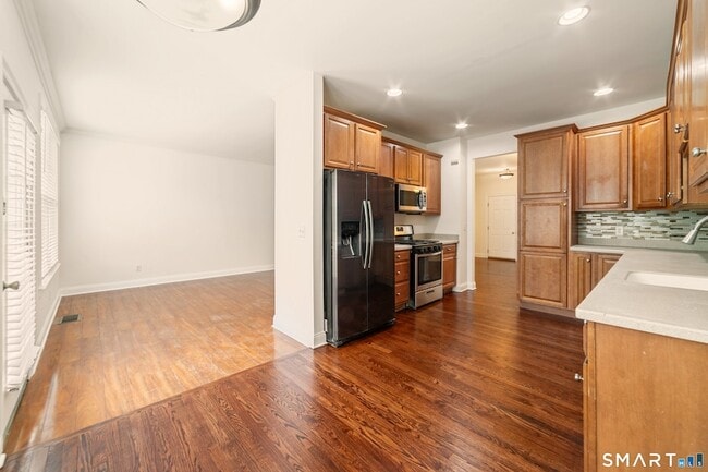 Building Photo - 13 Paulding Terrace