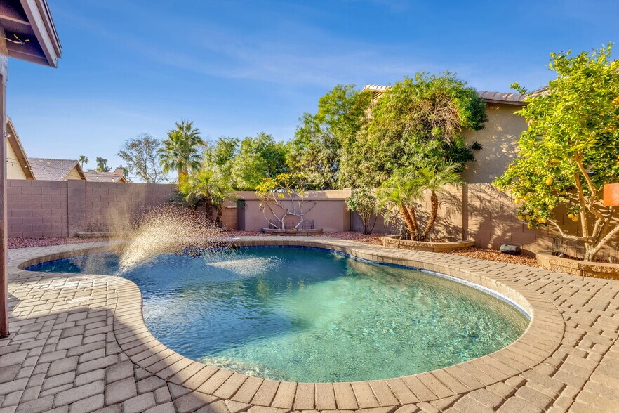 Building Photo - 17424 N 2nd Ave