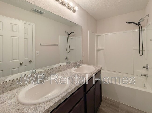 Building Photo - 3011 College St