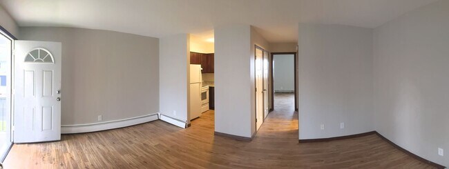 Building Photo - Conveniently located Riverbend Apartments ...