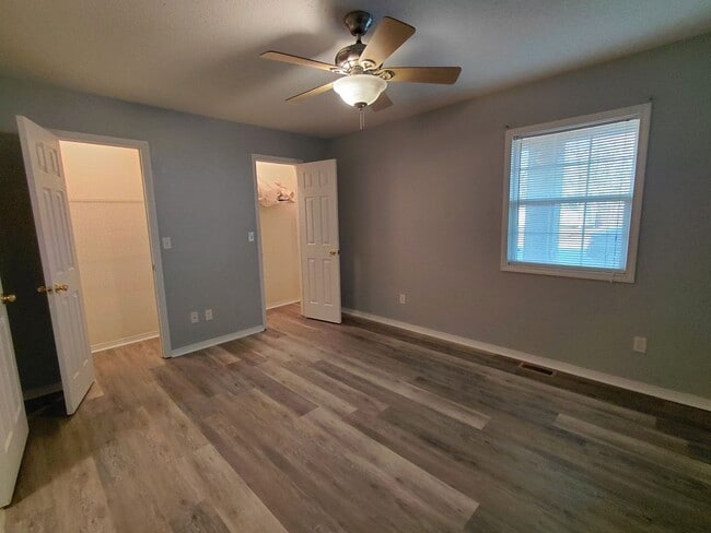 Building Photo - 2 Bedroom Home