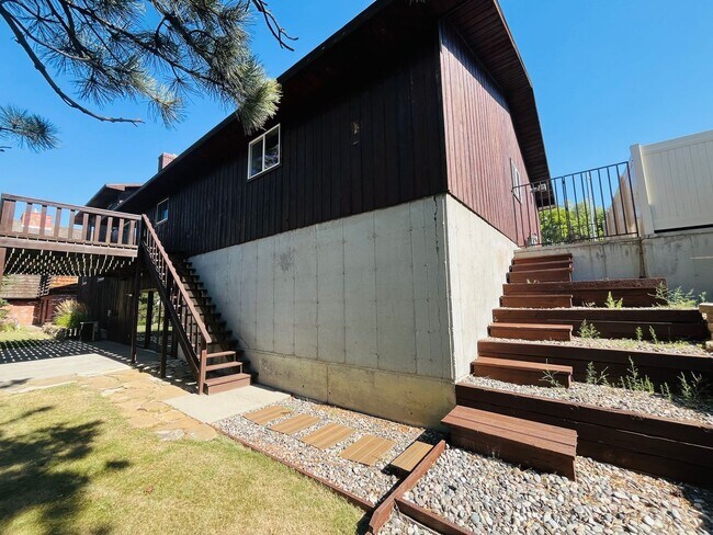 Building Photo - Beautiful 5 bed/3 Bath Home in Heights