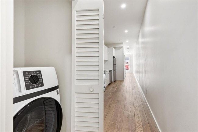 Building Photo - 71 Richmond St