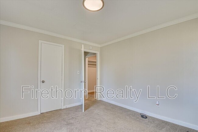 Building Photo - 2349 Henry Cir