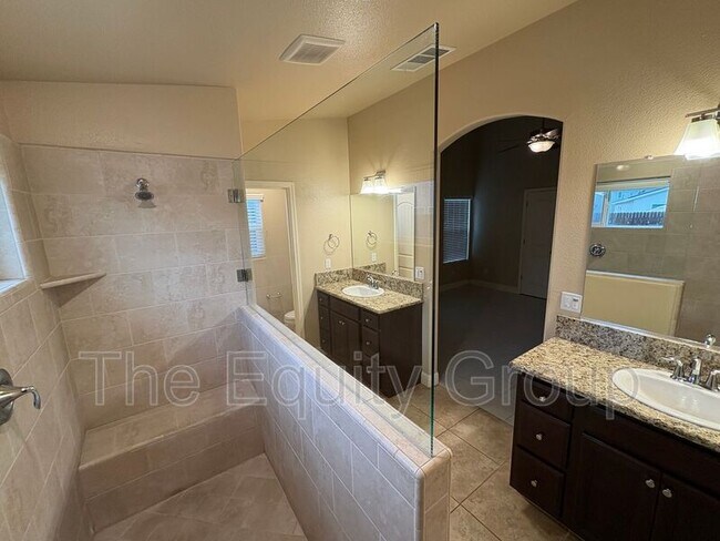 Building Photo - 4201 W Wren Ave