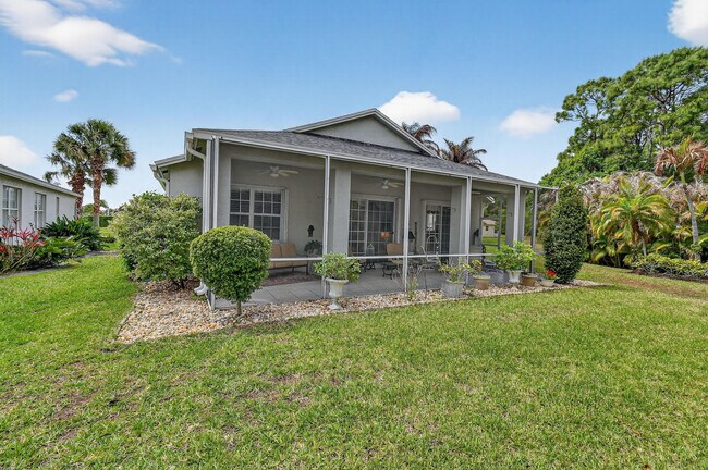 Building Photo - 425 SW Talquin Ln