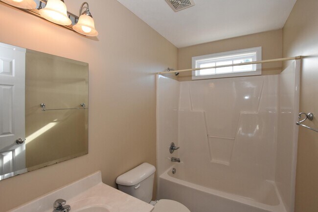 Building Photo - 60 Scranton Ct