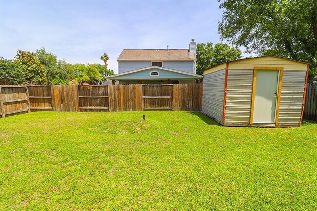 Building Photo - 1546 Ridgebriar Dr