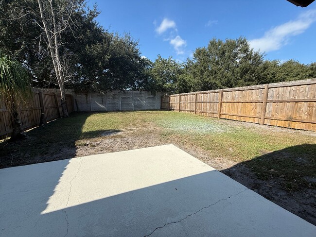 Building Photo - 7424 Golden Glenn Ct