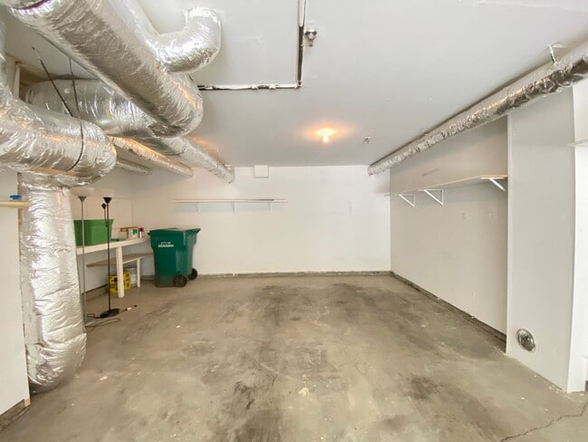 Building Photo - 2068 NW Boulder Way Dr
