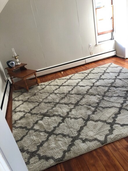 Building Photo - 1273 Queen St