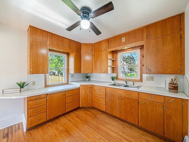 Building Photo - 3 Bed, 1 Bath Single Family Home