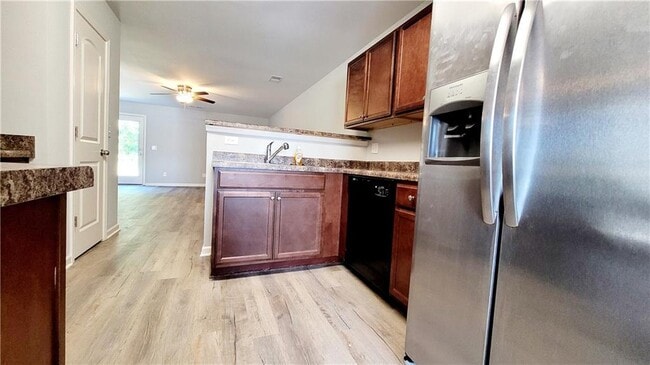 Building Photo - 2566 Piering Dr