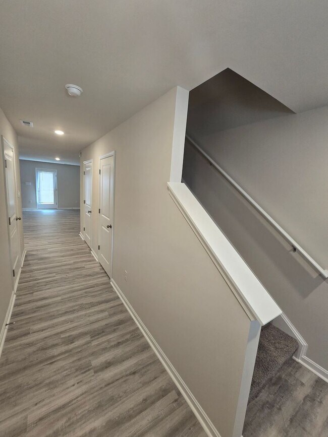 Building Photo - BRAND NEW 3 BEDROOM TOWNHOUSE IN PRINCE GEORGE