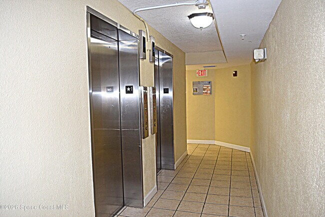 Building Photo - 801 Del Rio Way