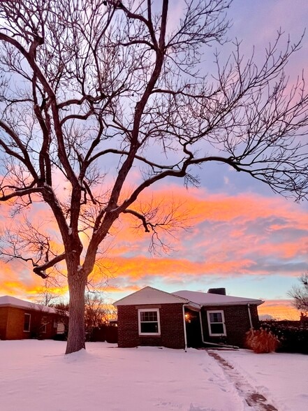 Building Photo - 3131 Milwaukee St