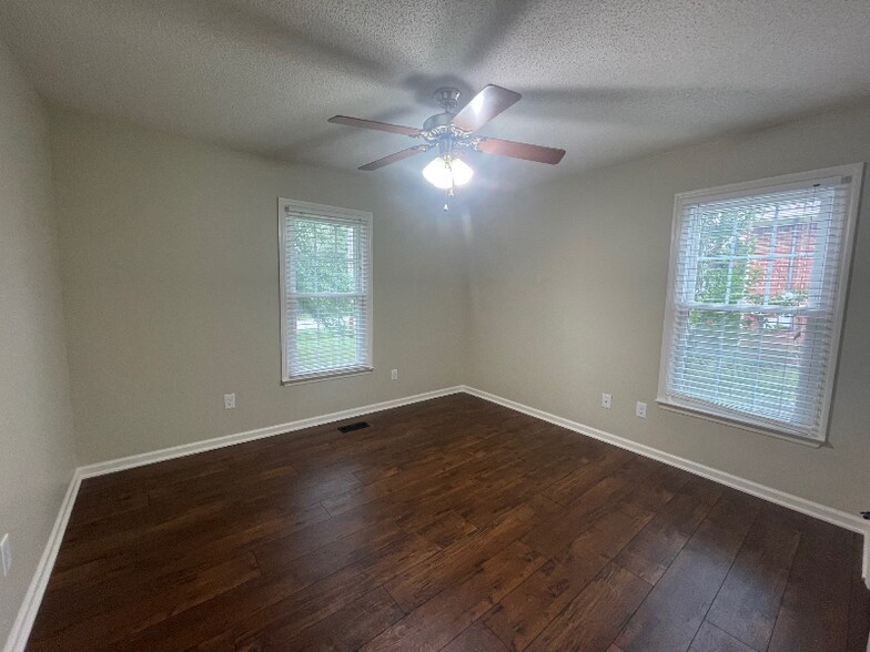 Building Photo - 1400 Courtland Dr