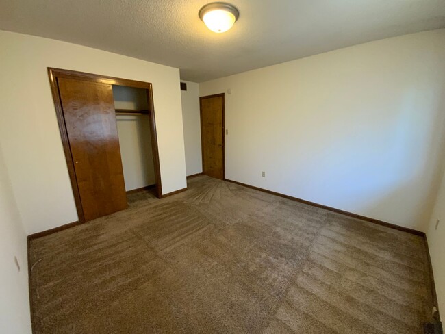 Building Photo - 1801-1803 Garden Dr