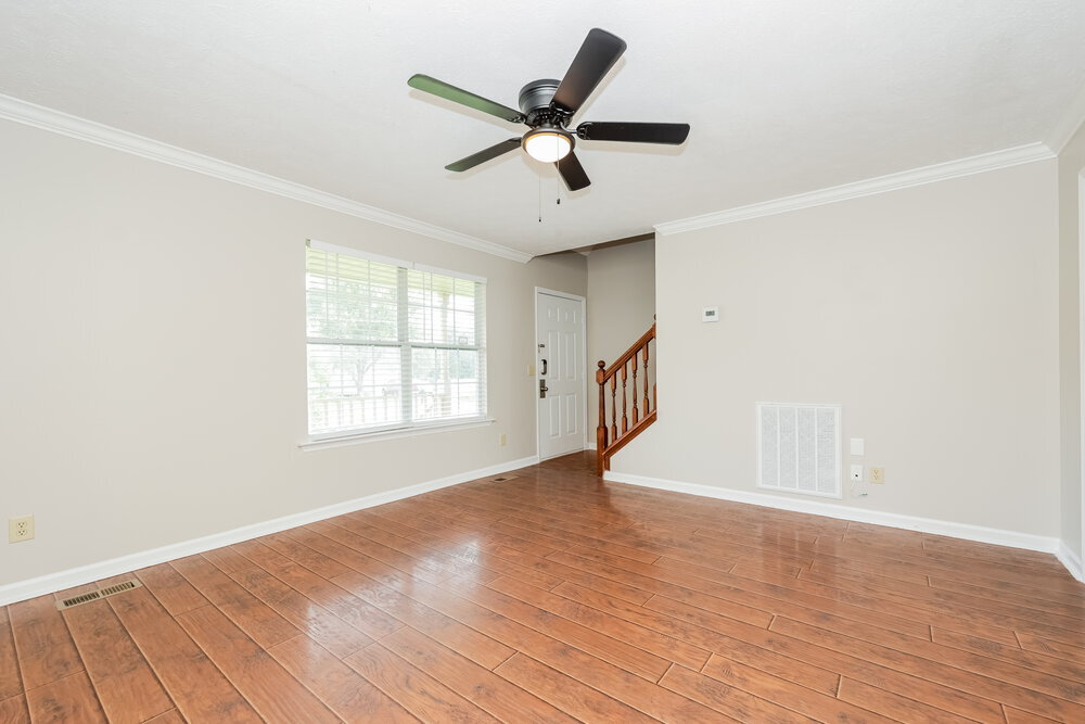 Building Photo - 405 Shamrock Dr