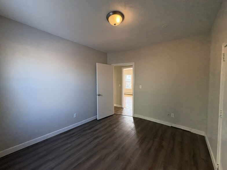 Building Photo - 171 Pleasant St